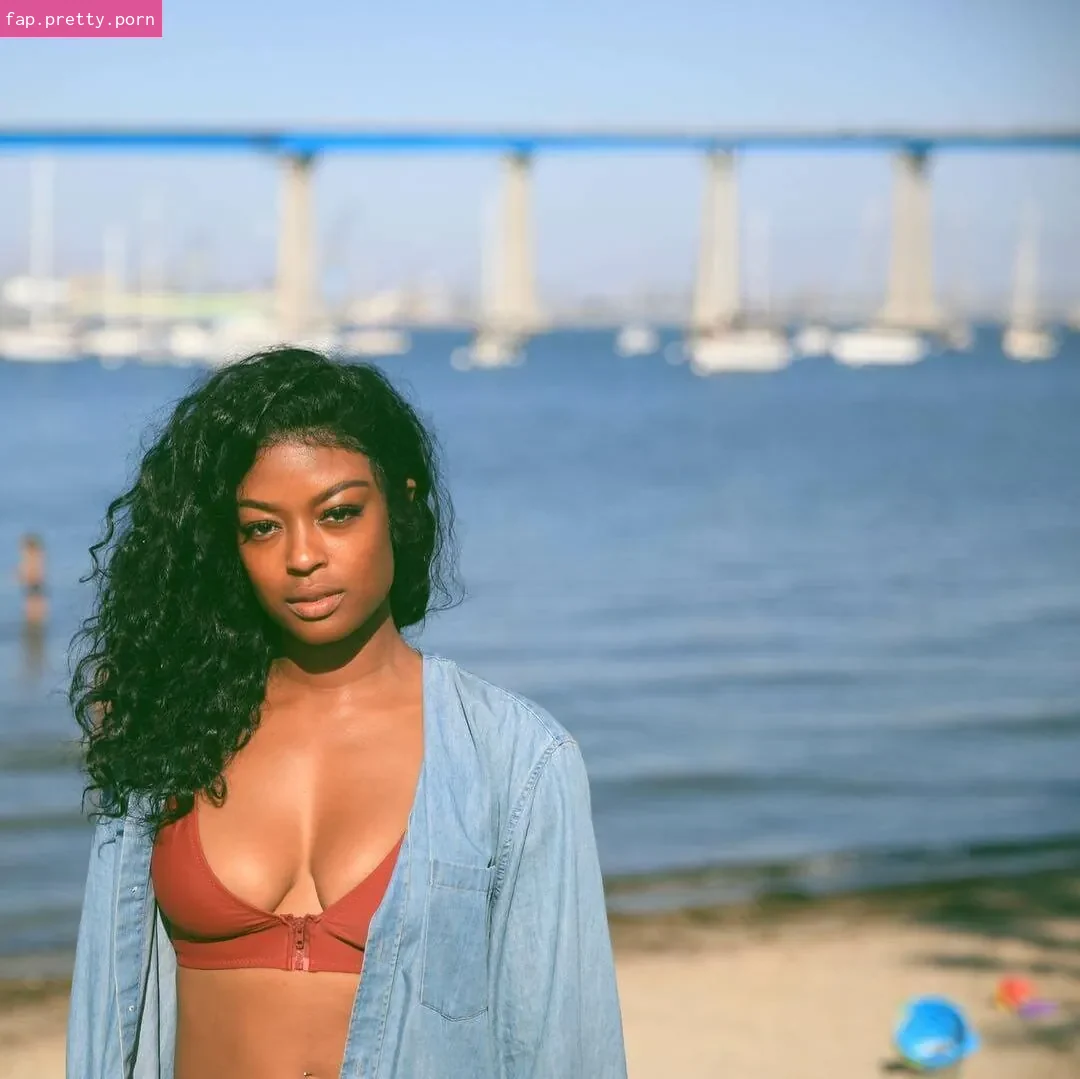 Javicia Leslie - Photo #21