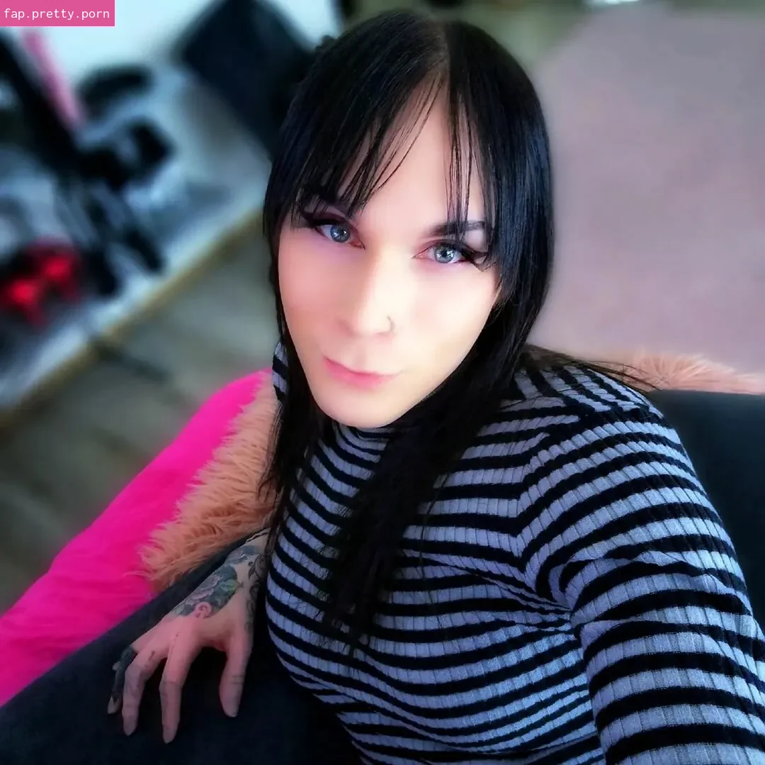 Jen Lux - Photo #14