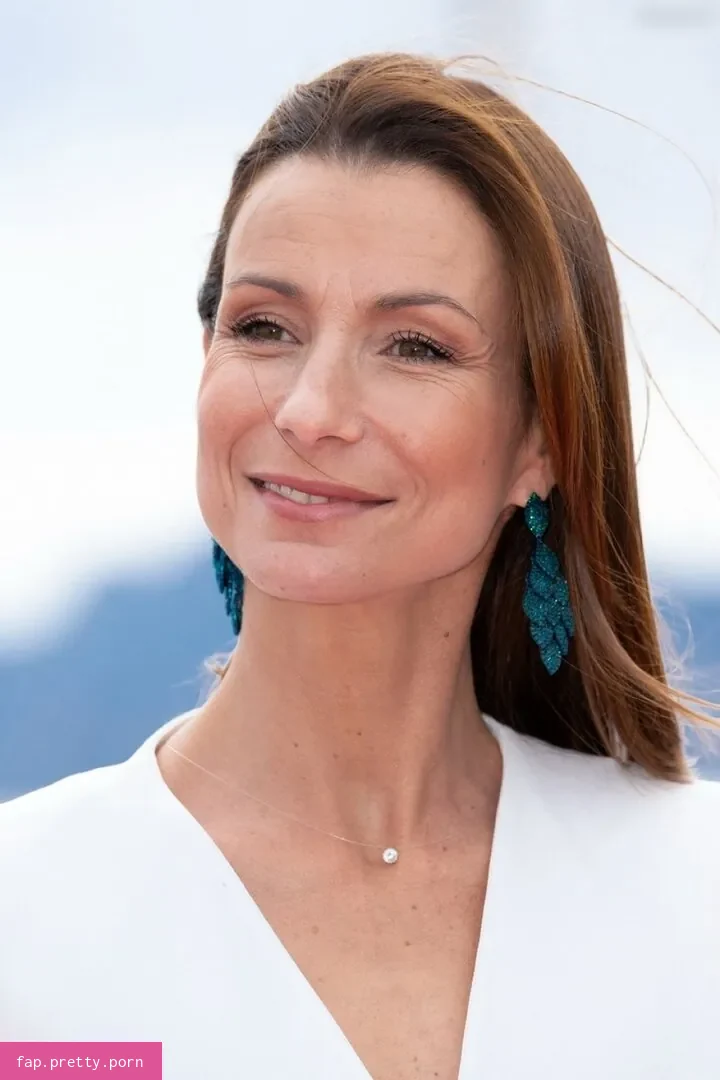 Jennifer Lauret - Photo #24