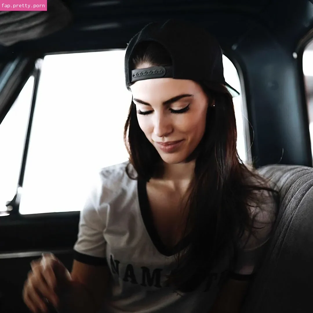 Jessica Lowndes - Photo #05
