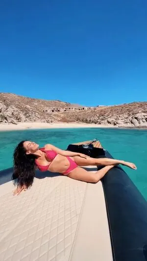Jessica Lowndes
