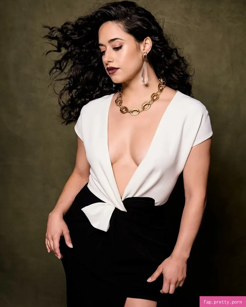 Jeanine Mason - Photo #07