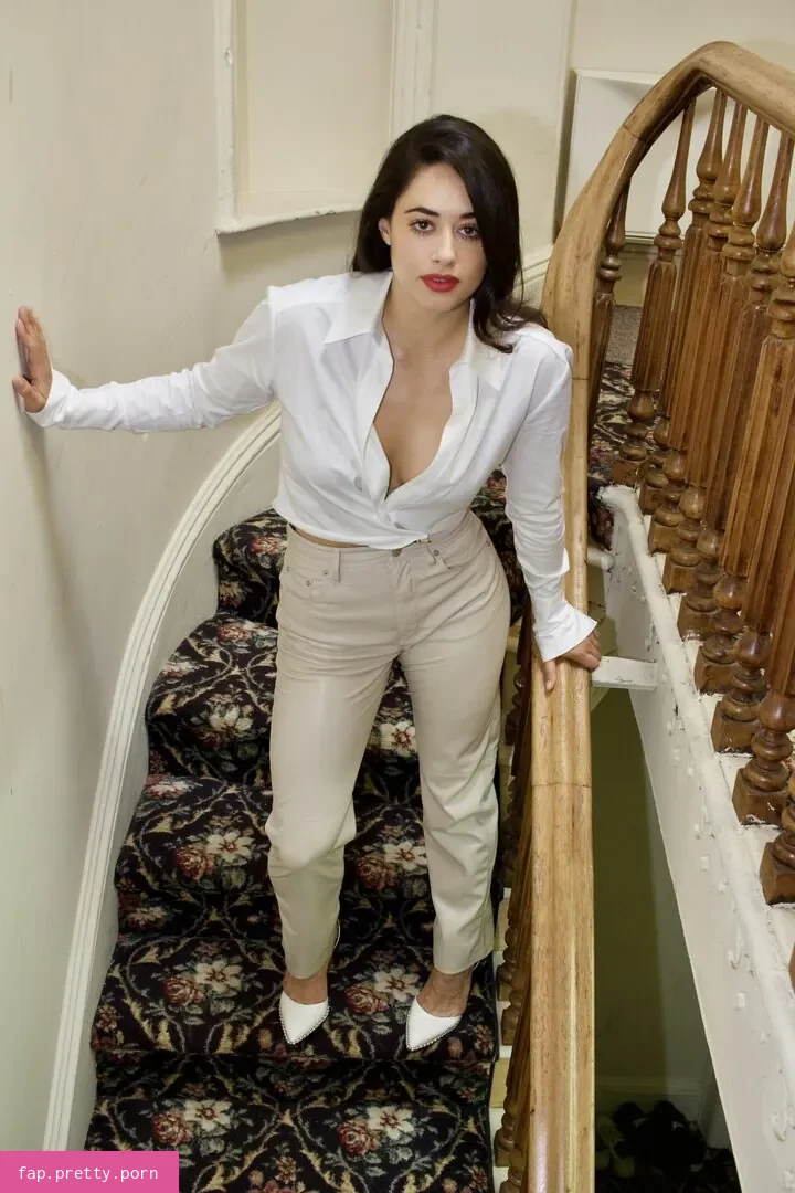 Jeanine Mason - Photo #10