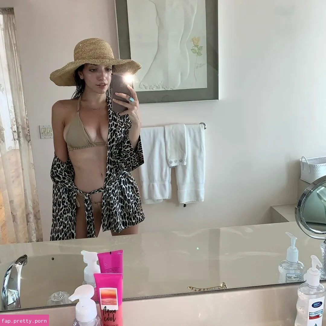 Julia Macchio - Photo #26