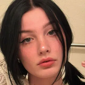 Julia Molligan | molliganbitch