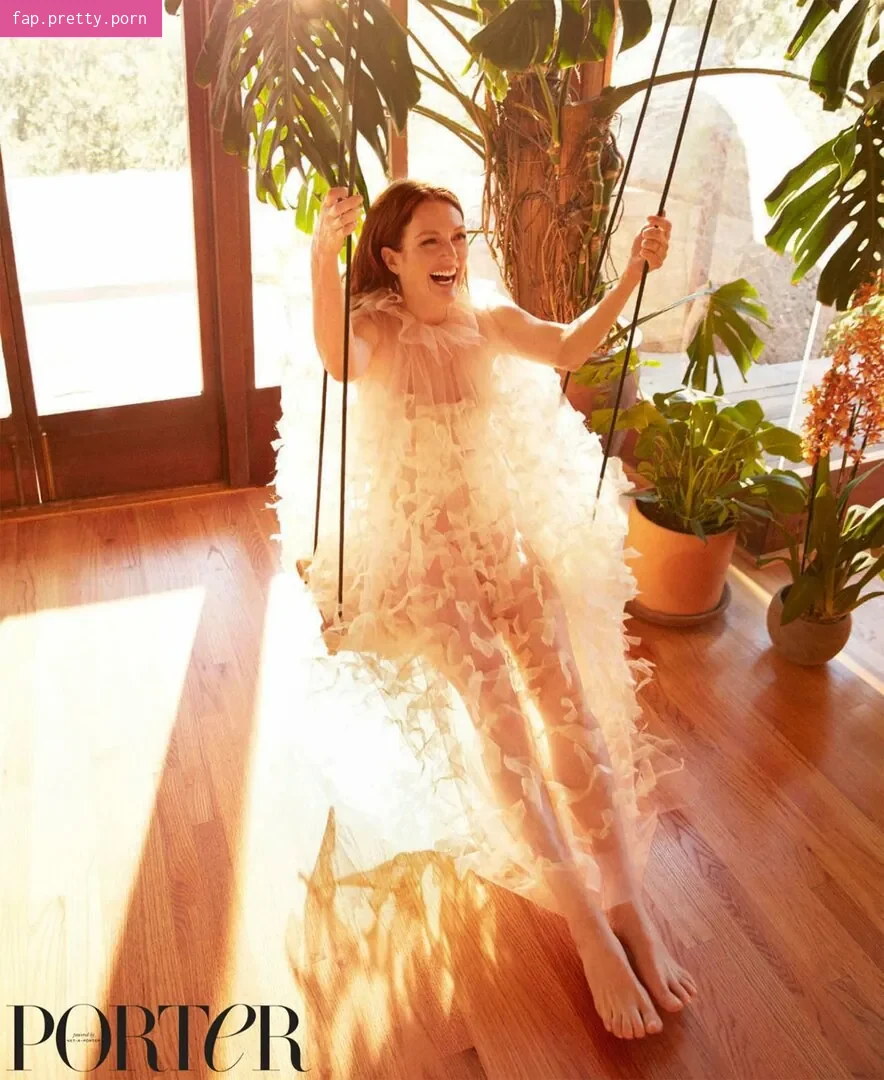 Julianne Moore - Photo #53