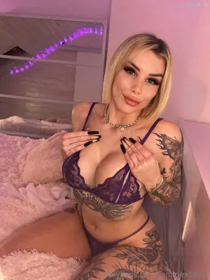 Jana Next Door