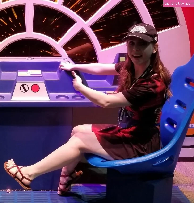 Jenny Nicholson - Photo #03