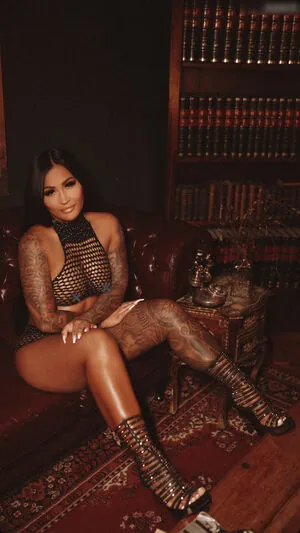 Julia Natalie