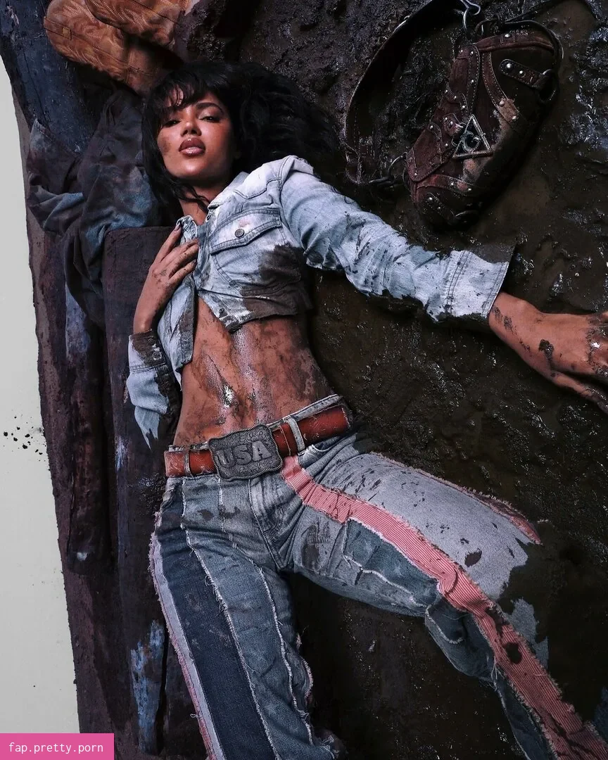 Juliana Nalu - Photo #70