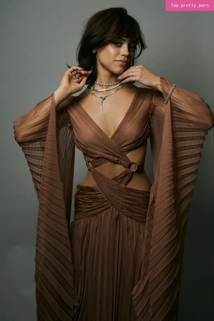 Jenna Ortega - Photo #12