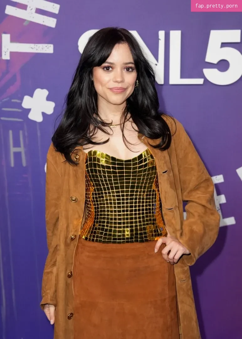 Jenna Ortega - Photo #11