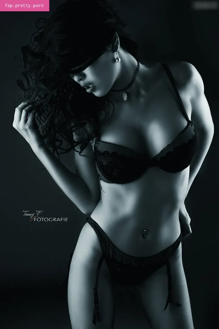 Jenny Pham - Photo #23