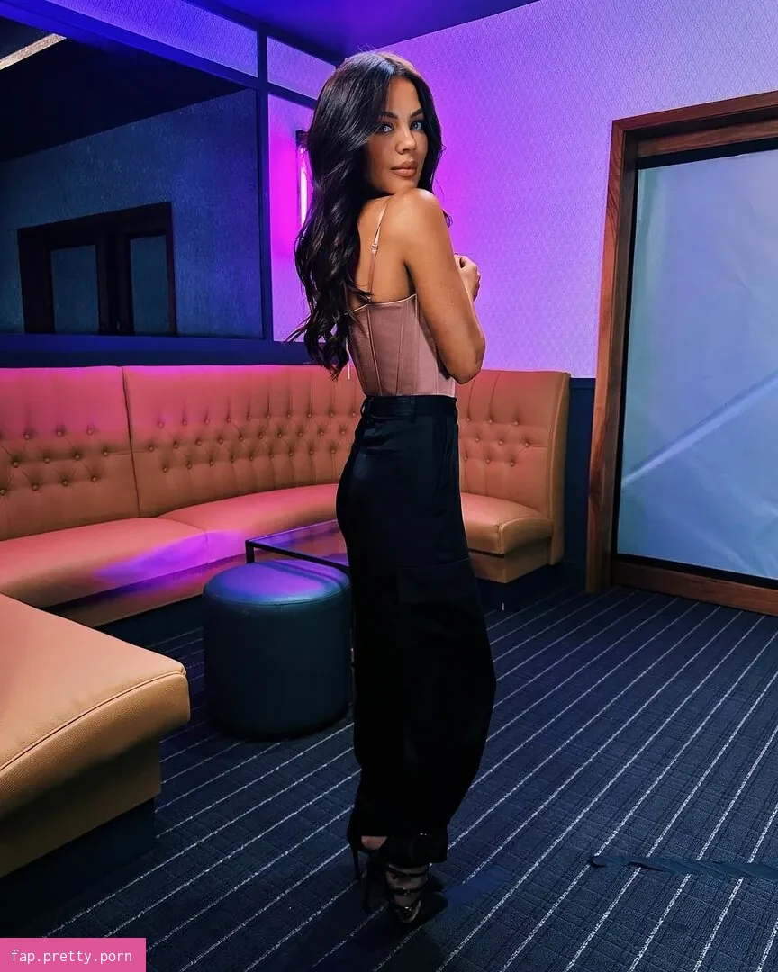Jackie Redmond - Photo #64