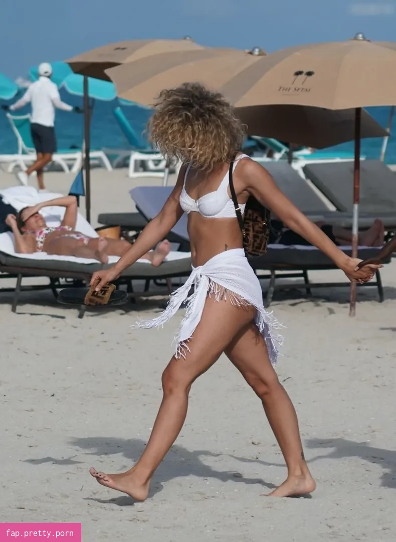 Jasmine Sanders - Photo #60