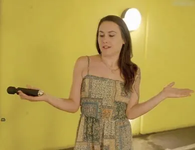 Jenny_Stella
