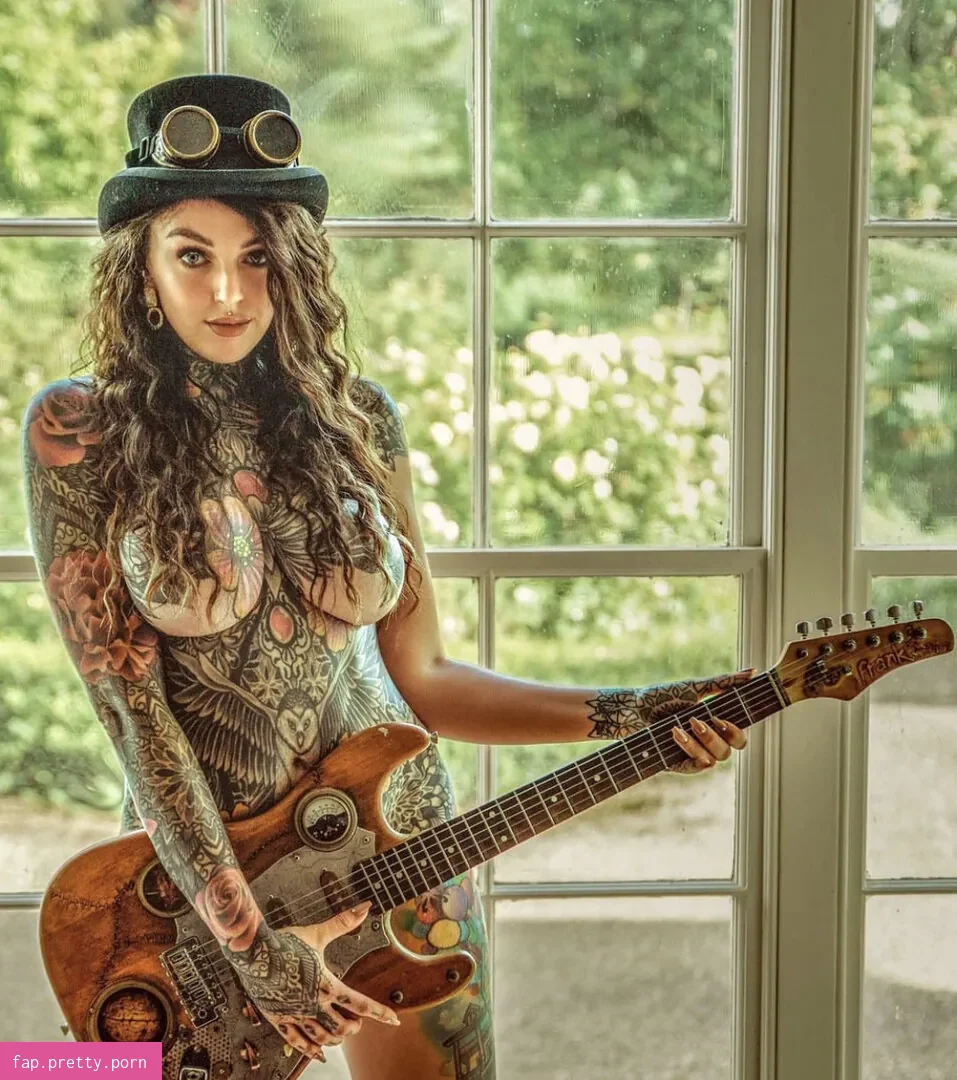 Jessica Surch - Photo #07