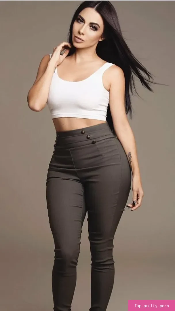 Jimena Sanchez - Photo #05