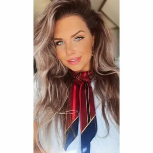 Joyce Straten