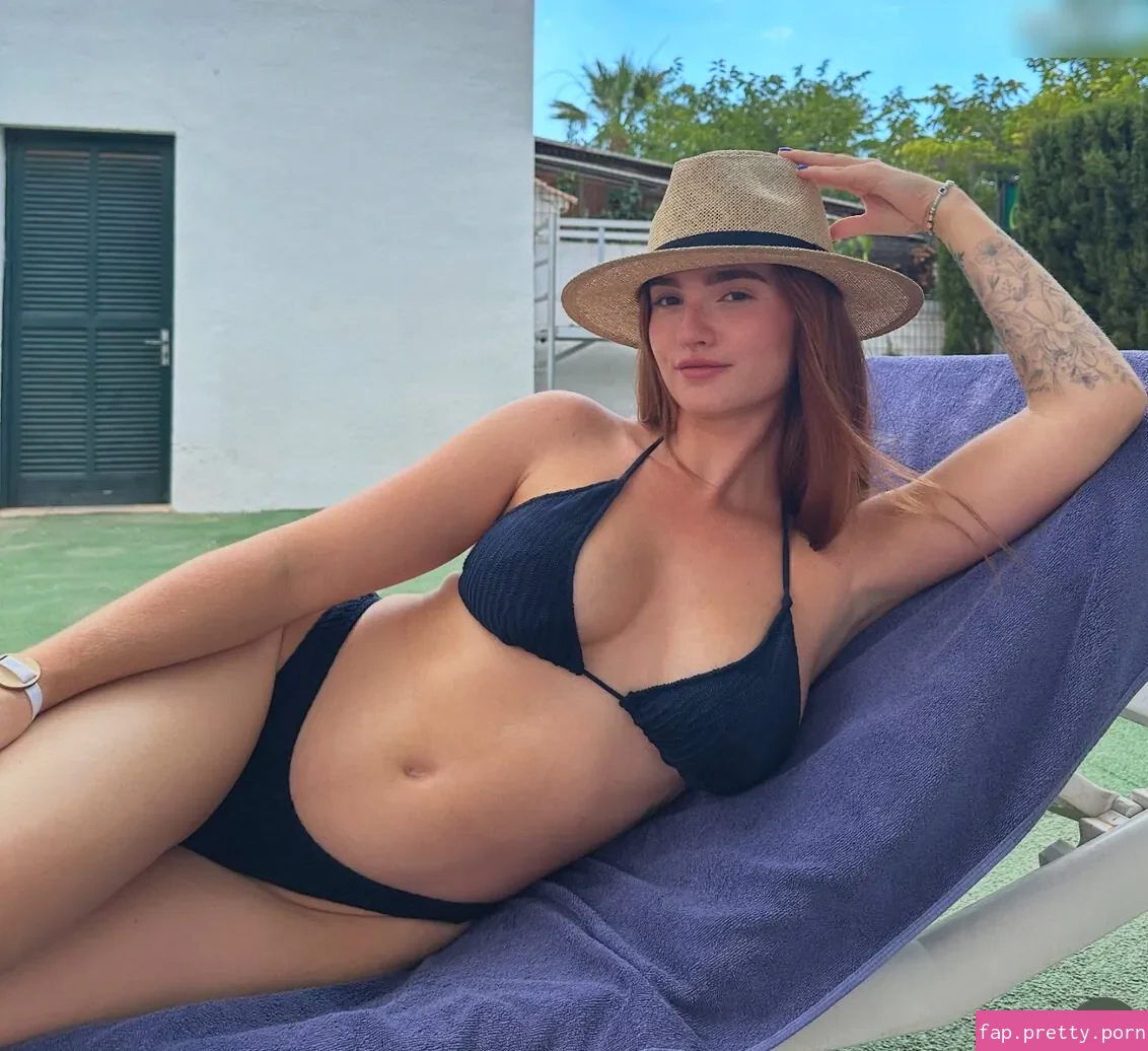 Julia Schulze - Photo #03
