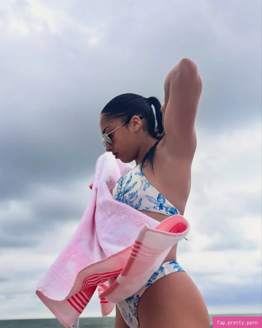 Julia Soares - Photo #74