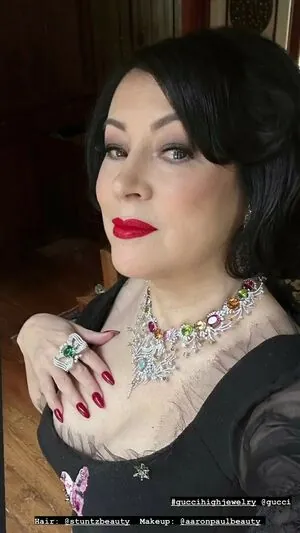 Jennifer Tilly