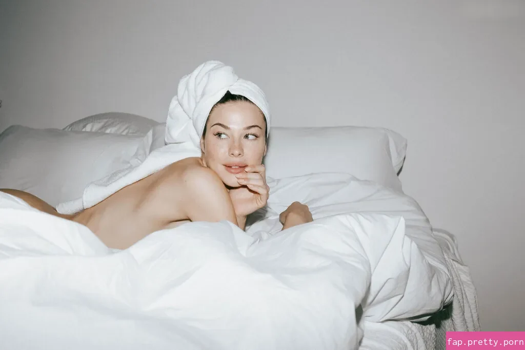 Jenny Watwood - Photo #10