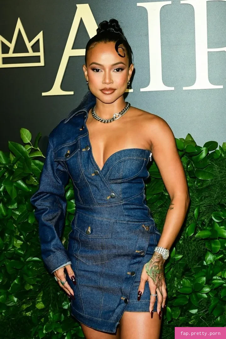 Karrueche - Photo #14