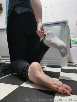 kaybeesfeets