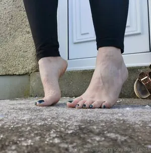 kaybeesfeets
