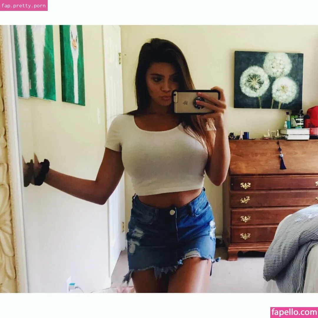Kaylee Burnett - Photo #01