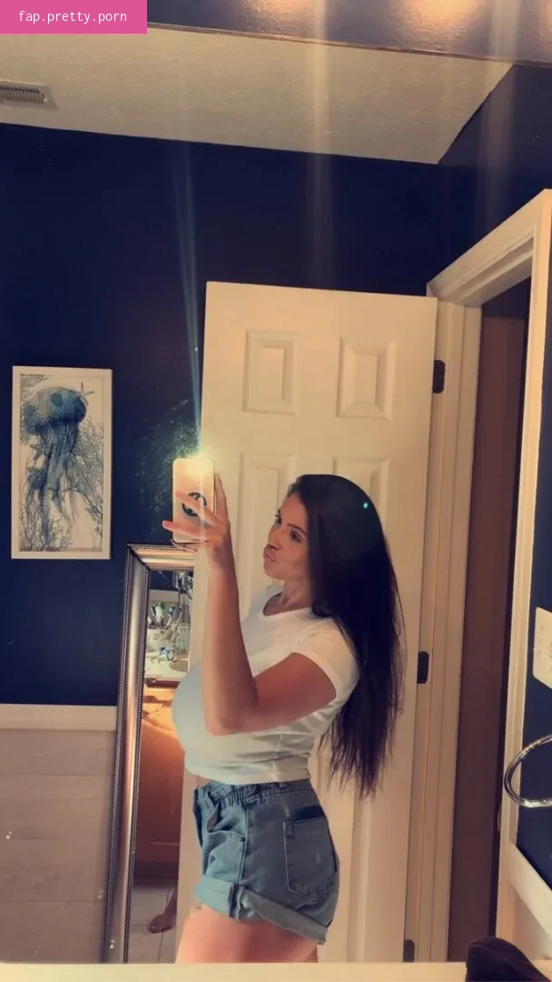 Kaylee Burnett - Photo #05