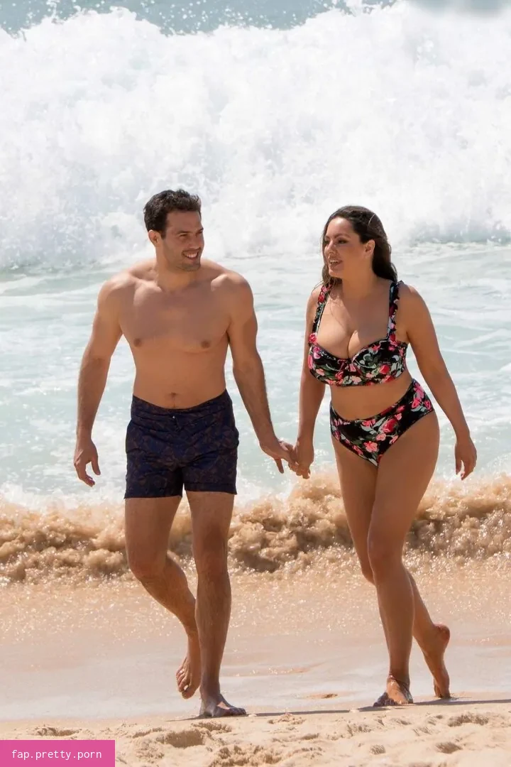 Kelly Brook - Photo #88