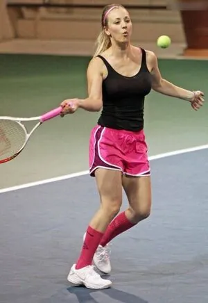 Kaley Cuoco