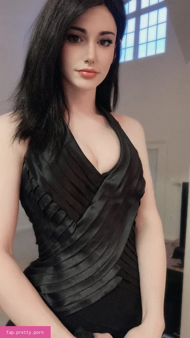 Kalindra Chan - Photo #02