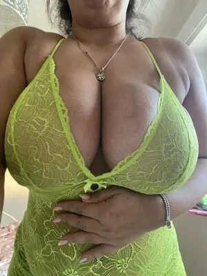 Kcupsbrunette