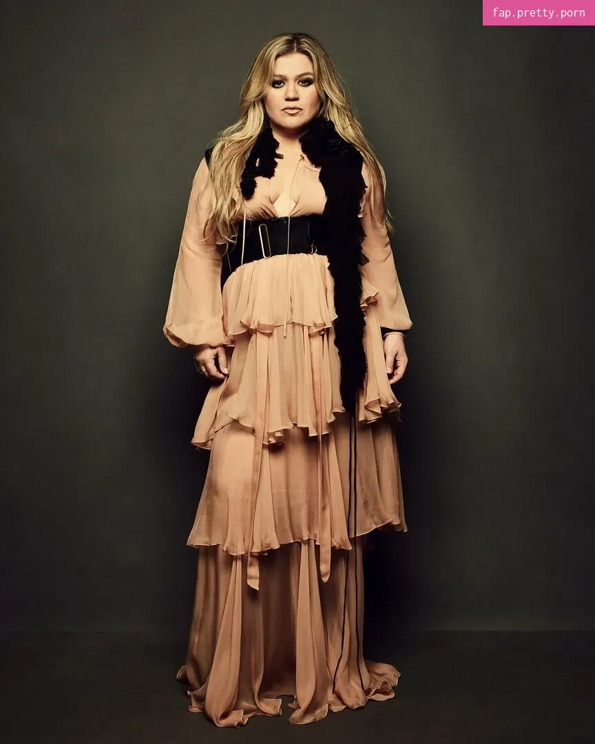 Kelly Clarkson - Photo #13