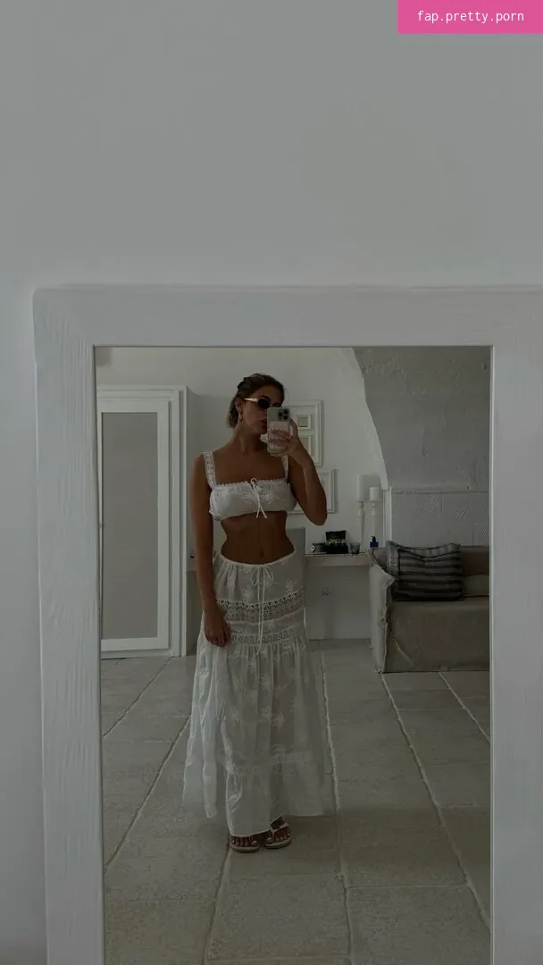 Kara Del Toro - Photo #15