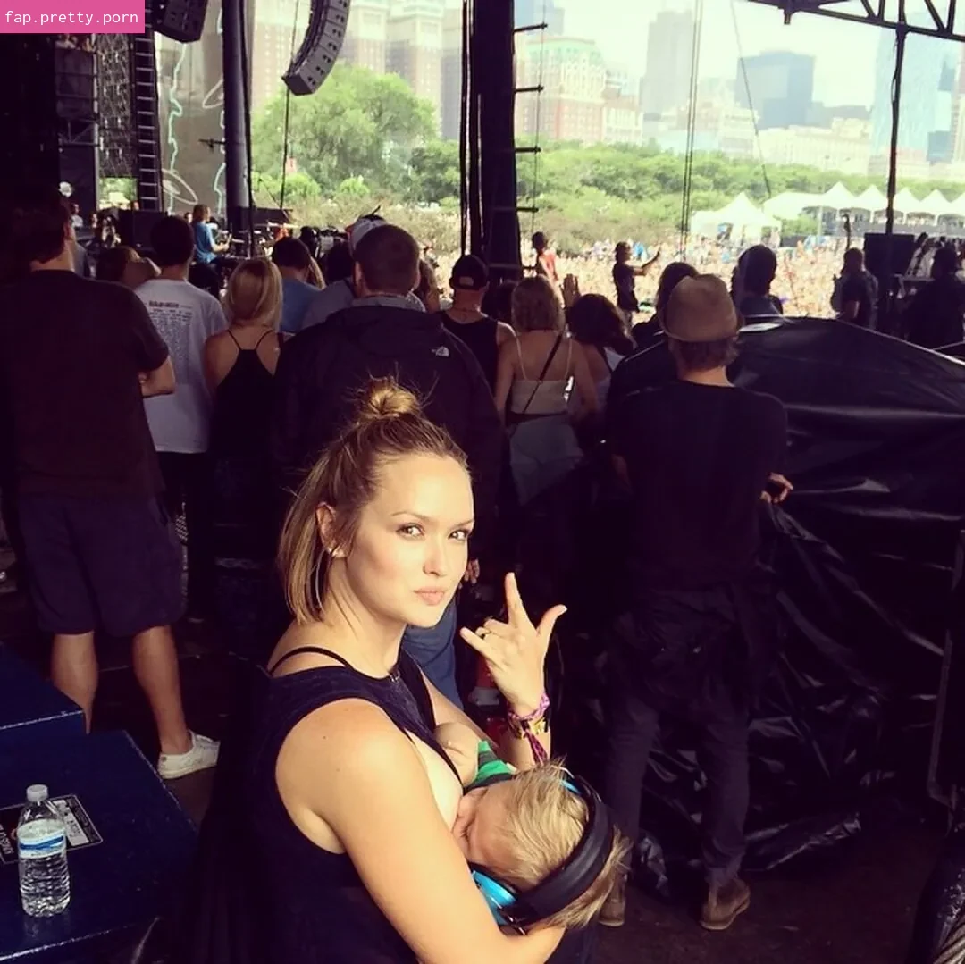 Kaylee DeFer - Photo #04