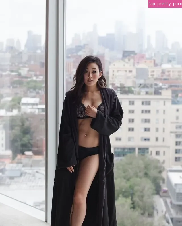 Karen Fukuhara - Photo #01