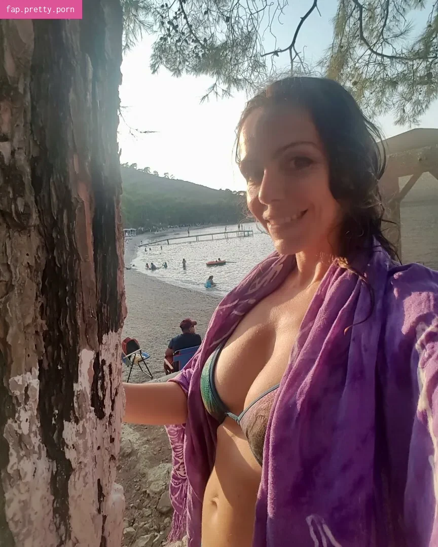 Karolin Fiekci - Photo #07