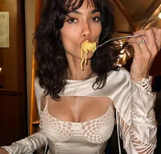 Kelly Gale