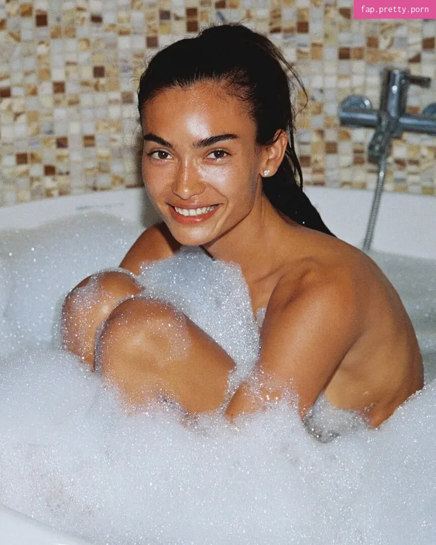 Kelly Gale - Photo #24
