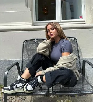Kim Gloss