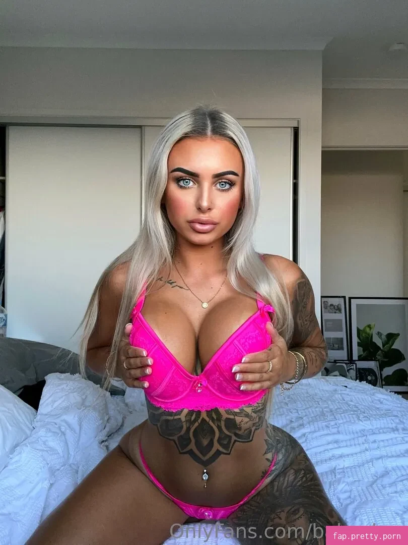 Kyla Greenwood - Photo #13