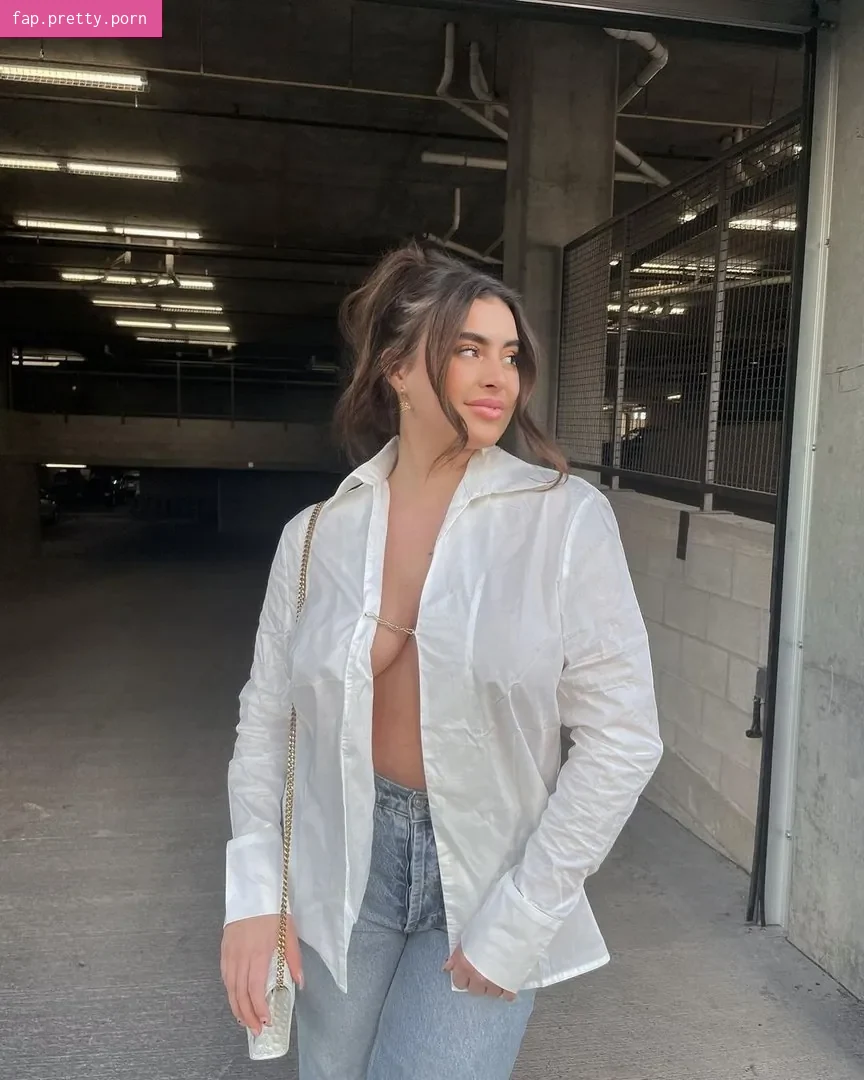 Kalani Hilliker - Photo #18