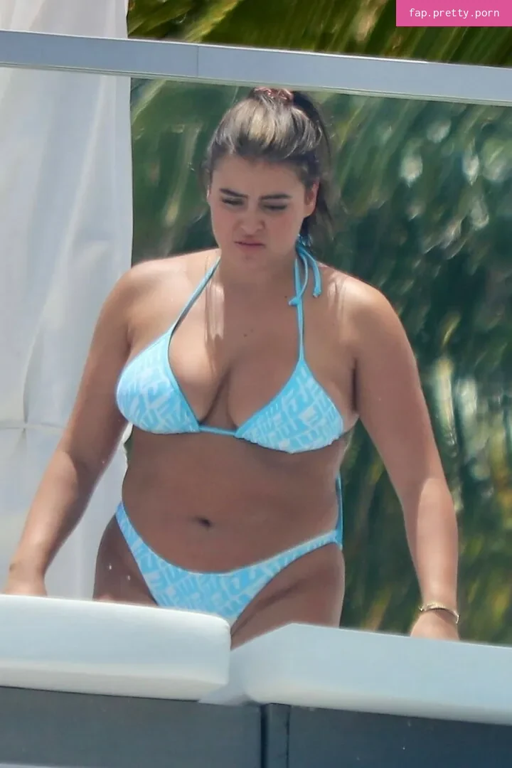 Kalani Hilliker - Photo #57
