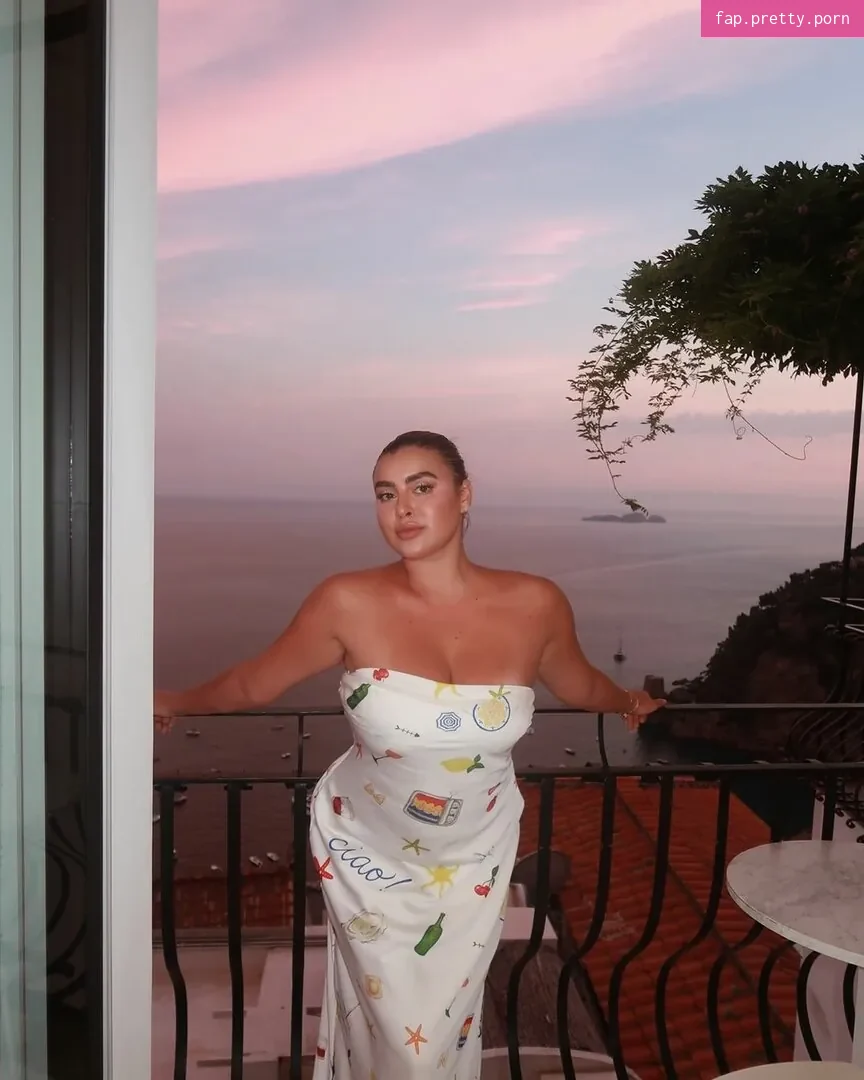 Kalani Hilliker - Photo #15