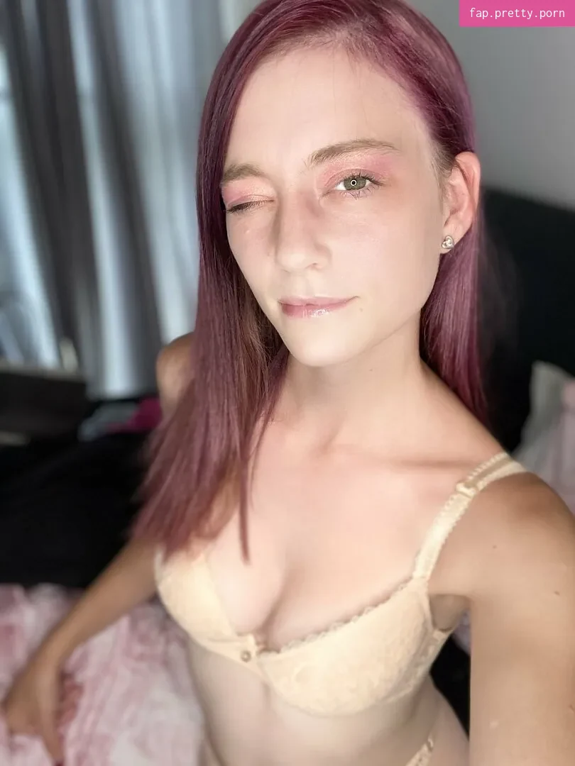 Keeley Hadley - Photo #20