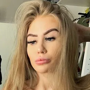 khloeniemela